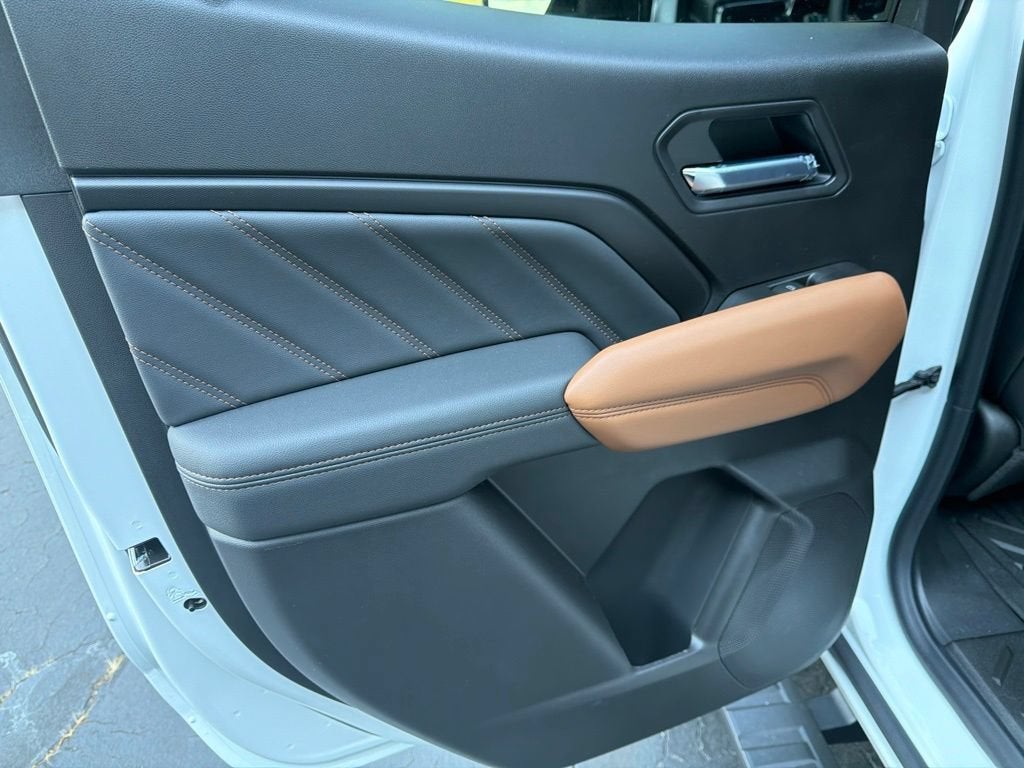 2026 GMC Canyon AT4 - Photo 11
