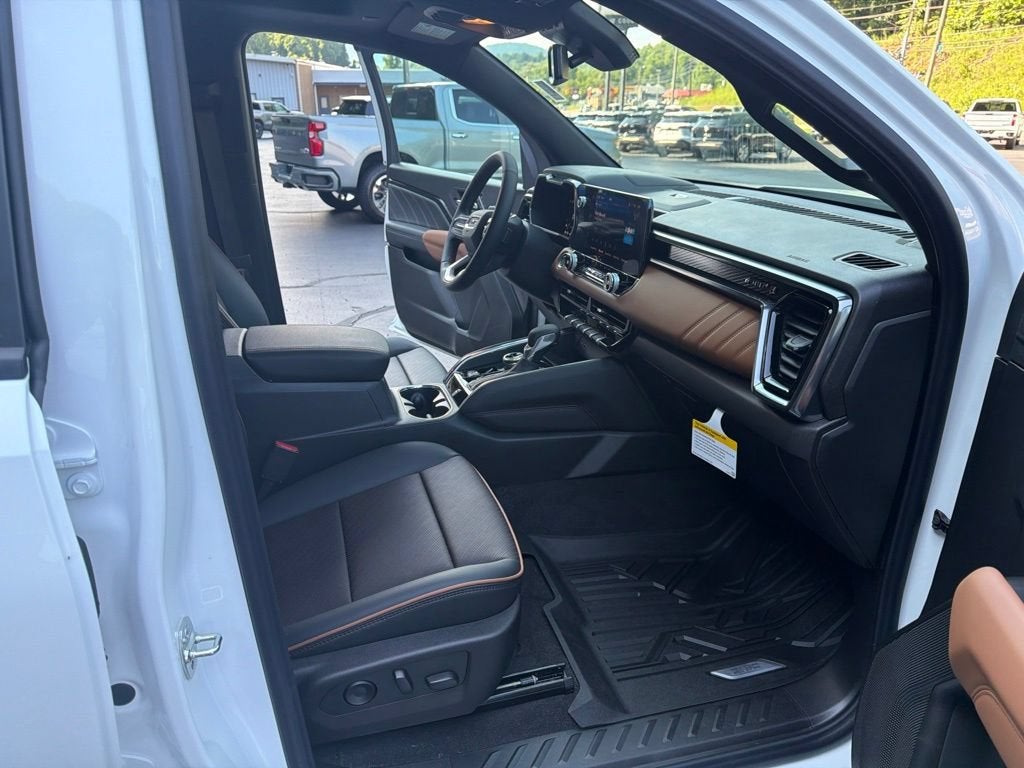 2026 GMC Canyon AT4 - Photo 14