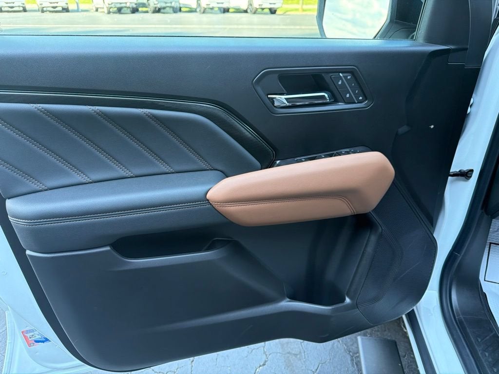 2026 GMC Canyon AT4 - Photo 7