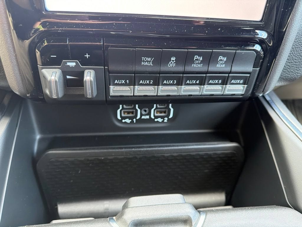2024 RAM 2500 Laramie Crew Cab 4x4 6'4" Box